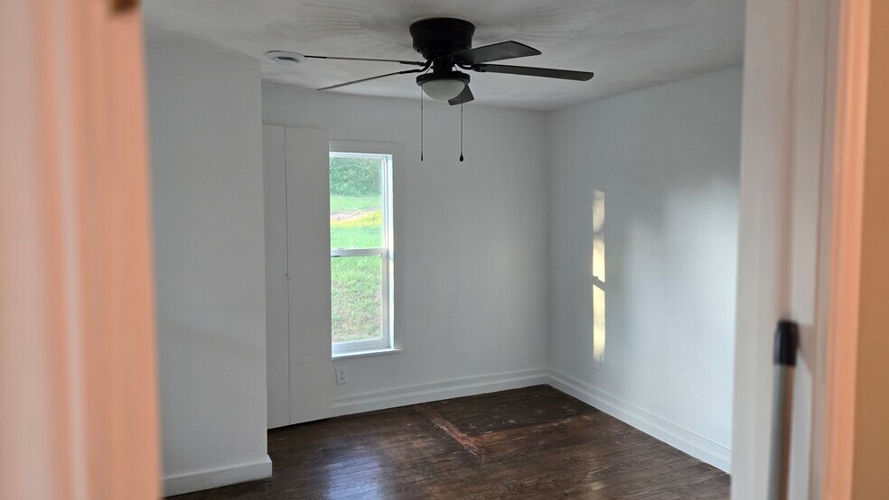Building Photo - 68 Elway Dr