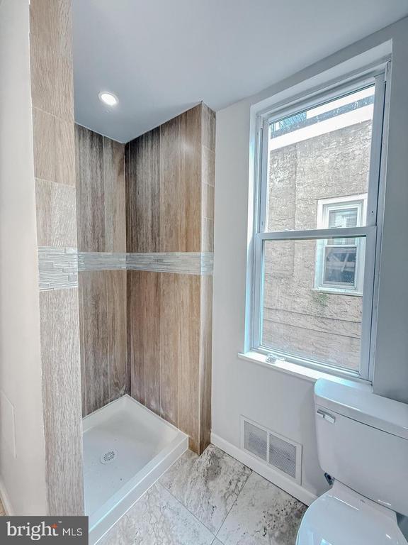 Building Photo - 738 N 38th St