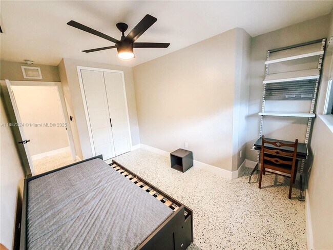 Building Photo - 425 NE 103rd St