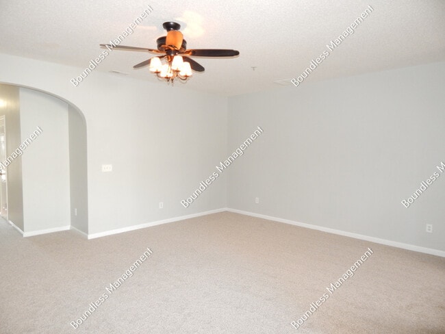 Building Photo - 353 Azalea Cir