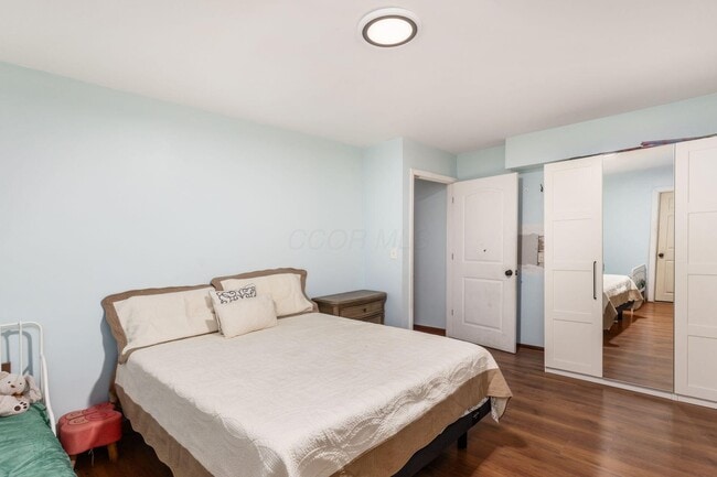 Building Photo - 711 Country Club Rd