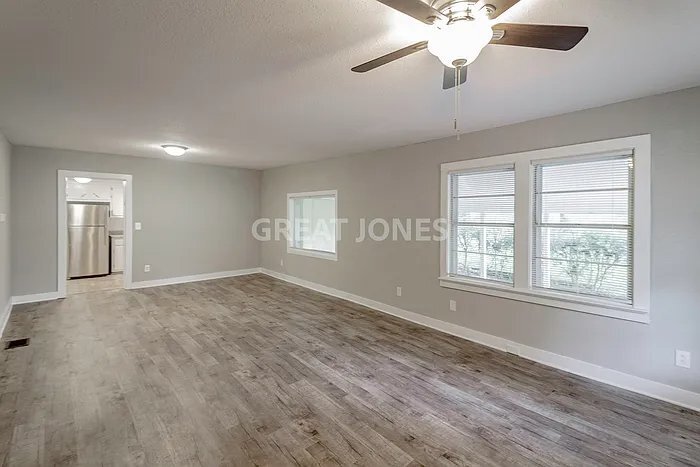 Building Photo - 712 2nd Way