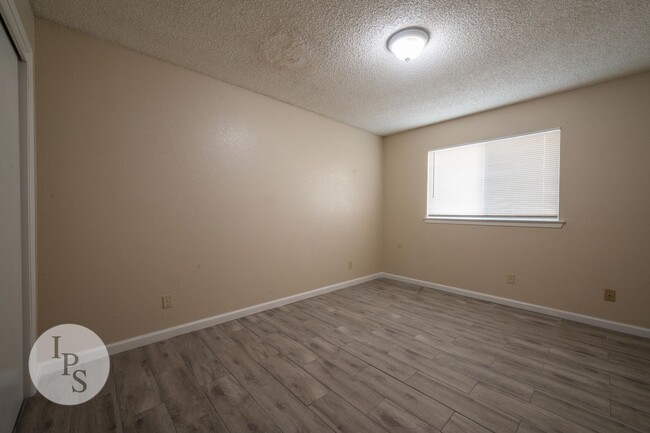 Building Photo - Fresno North West Fig Garden Loop Home, 3B...