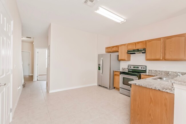 Building Photo - LEASING INCENTIVE!!!!!Gorgeous 3 Bed Townh...