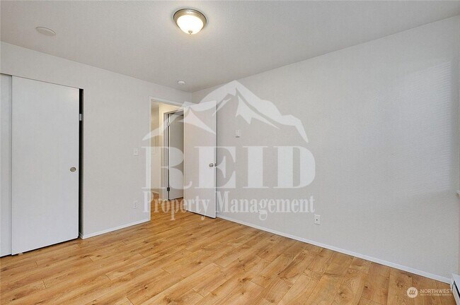 Building Photo - Wedge4410(1-4)