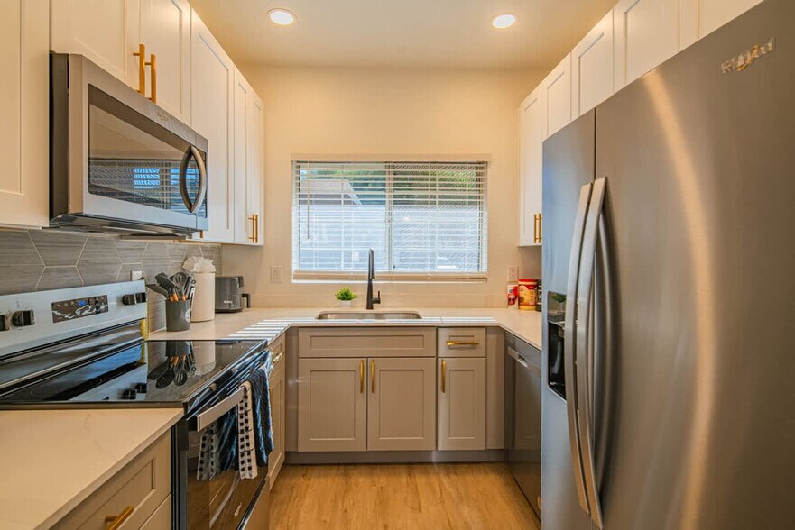 Building Photo - 7900 E Princess Dr