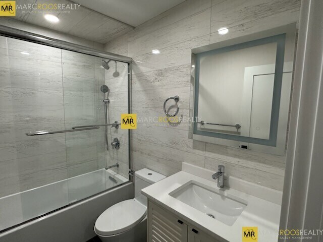 Building Photo - 535 Newbury St
