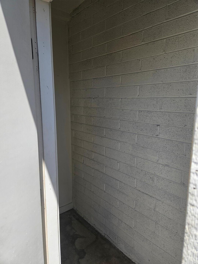 Building Photo - 2108 E Fairmount Ave