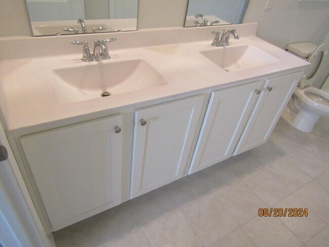 Building Photo - 2155 Ainsley Dr