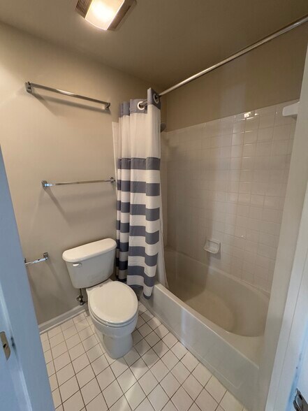 Building Photo - 503 Casey Ln