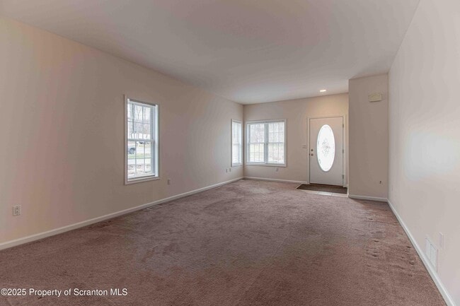 Building Photo - 4013 Pond View Dr