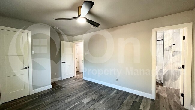 Building Photo - 1520 Armstrong Dr