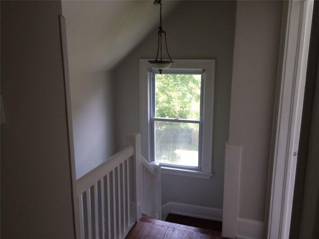 Building Photo - 316 4th St