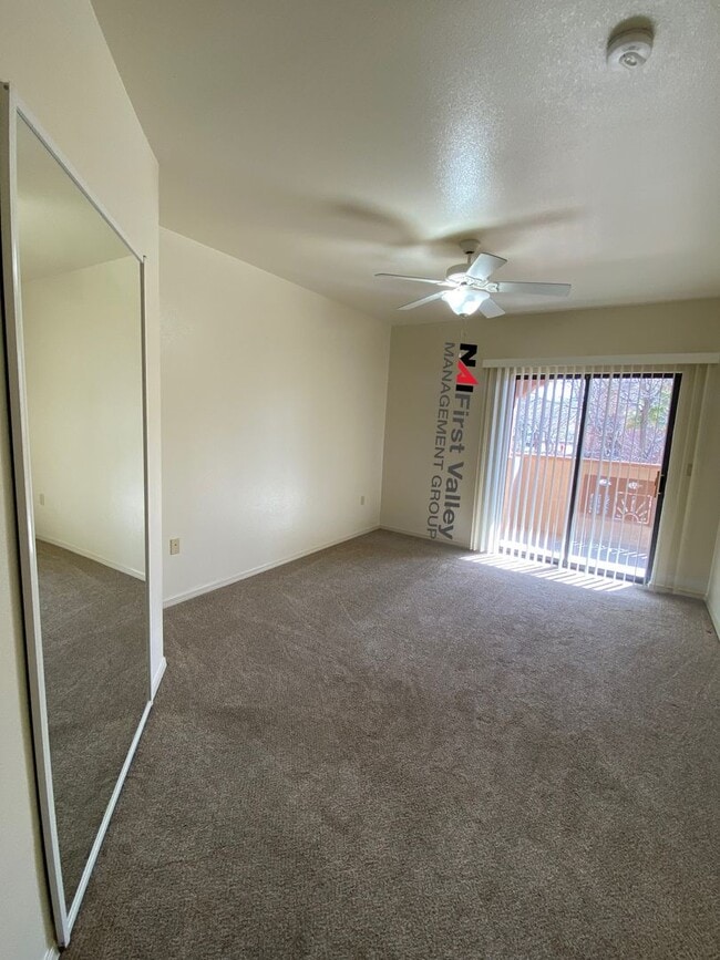 Building Photo - 2 Bedrooms, 2 Baths