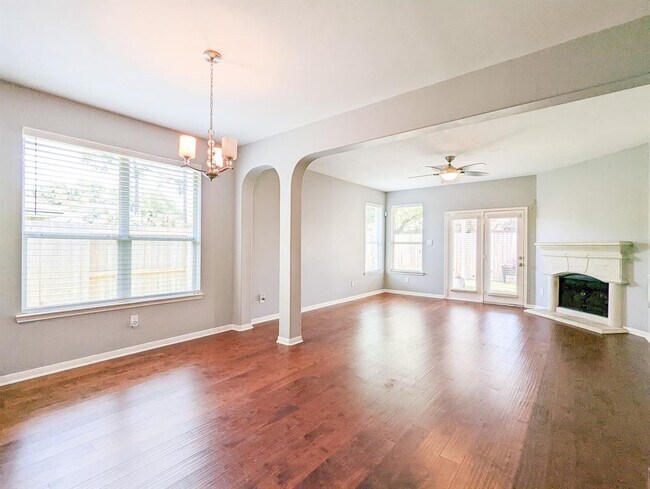 Building Photo - 6810 Summer Bridge Ln