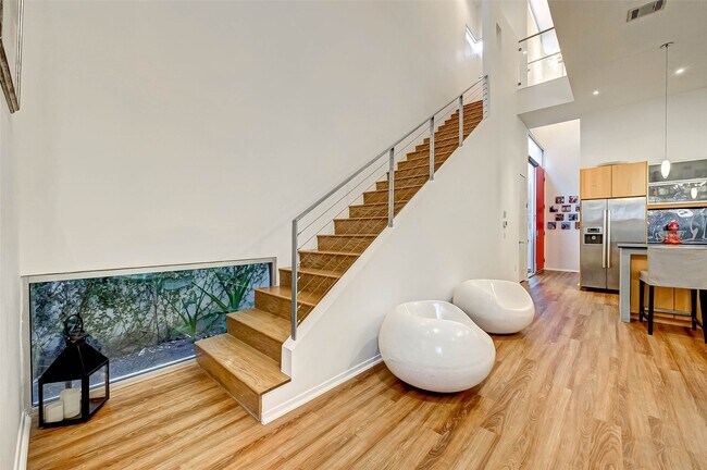 Building Photo - 5426 McCulloch Cir