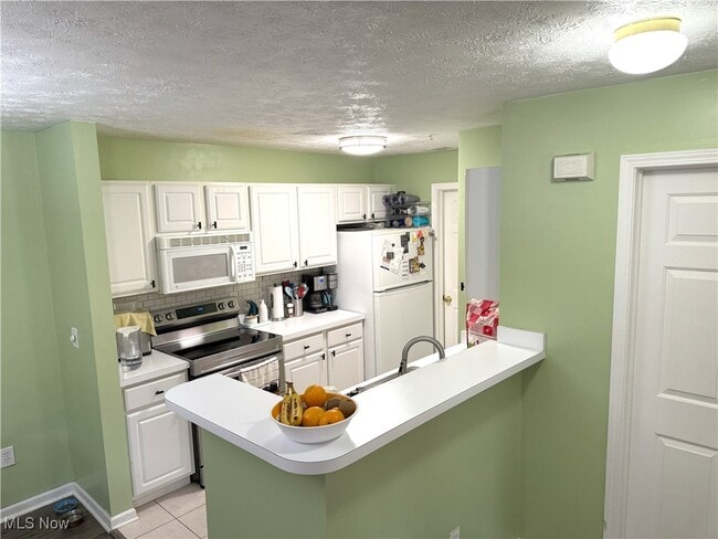Building Photo - 14800 Lenox Dr