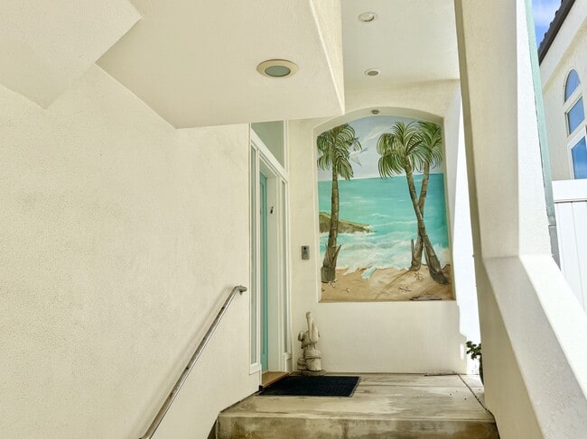 Building Photo - 3744 Ocean Dr
