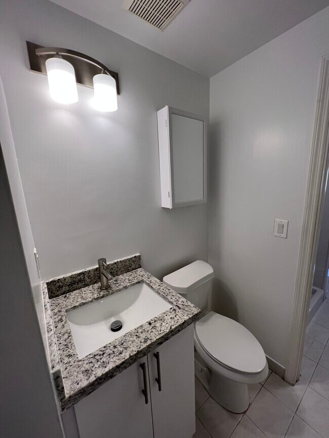 Building Photo - 6360 NW 114th Ave