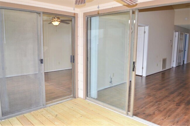 Building Photo - 202 Lakeview Terrace