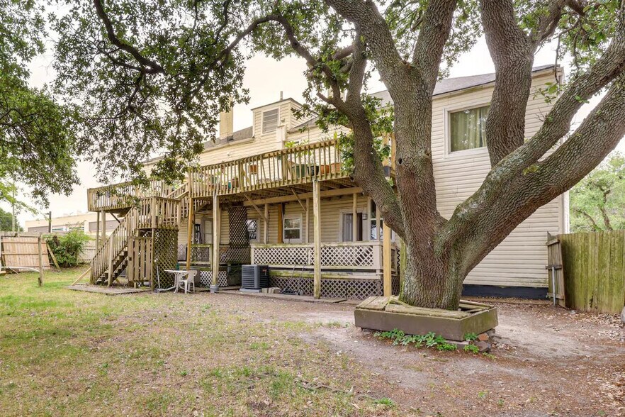 Building Photo - 9611 3rd View St