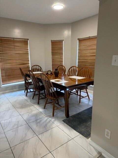 Building Photo - 5407 Masonglen Ct