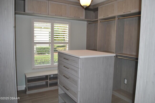 Building Photo - 128 Centennial Park Dr