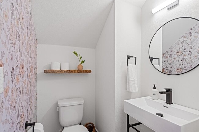 Building Photo - 1811 Webberville Rd