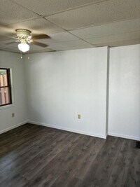 Building Photo - 719 Stella St