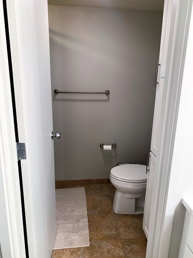 Building Photo - Summer Seasonal Rental- Sts. John 2543