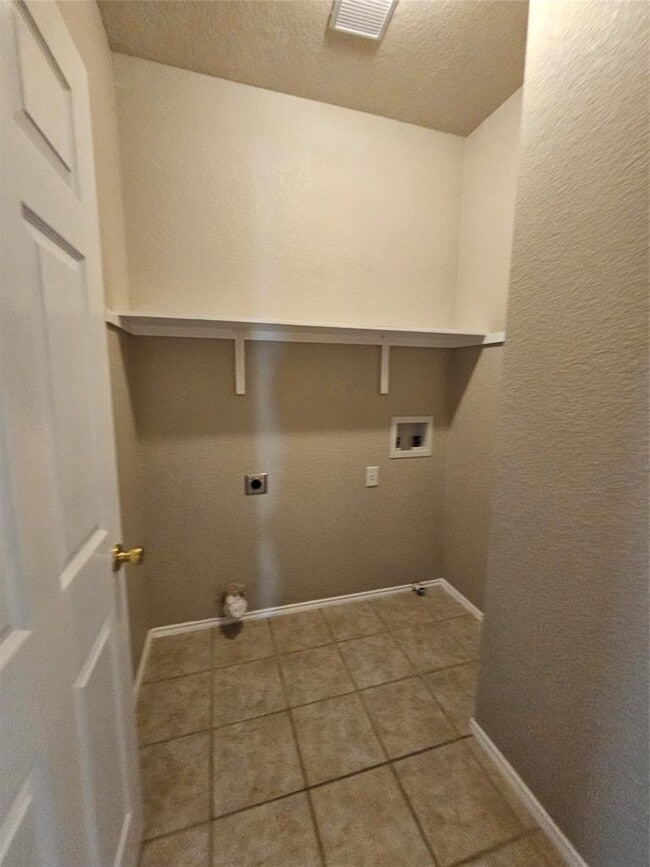 Building Photo - 302 Windridge Village Cove