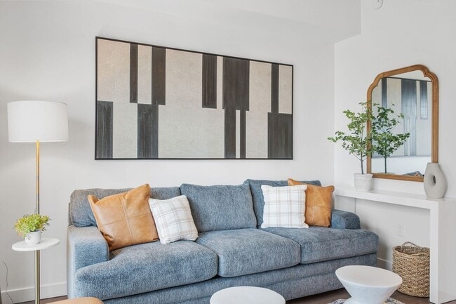 Building Photo - 1212 Demonbreun St