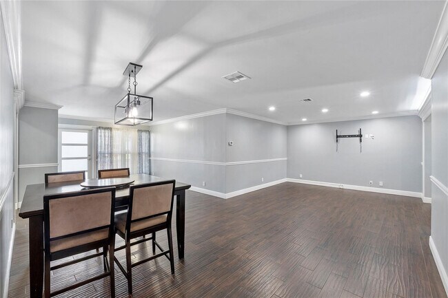 Building Photo - 5820 NW 56th Pl