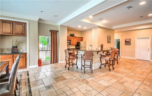 Building Photo - Large 1-Bedroom at the Montevista Condominiums!