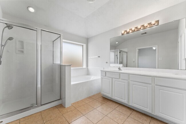 Building Photo - 30218 Deleon Fields Dr