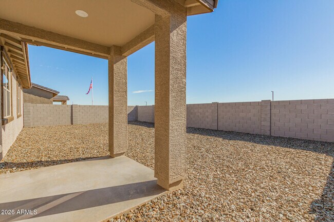 Building Photo - 16009 W Smoketree Dr