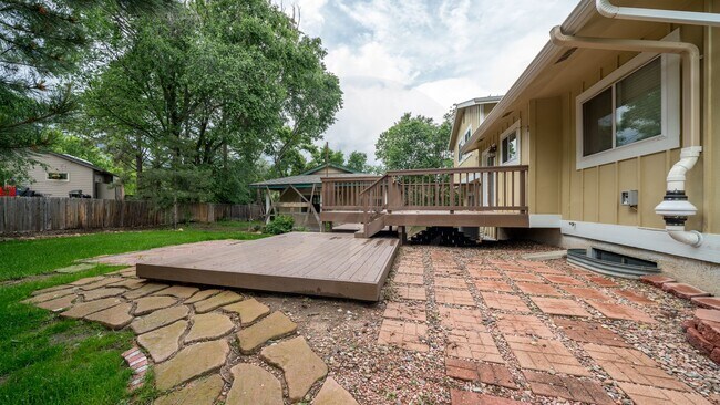 Building Photo - Beautiful Four Bedroom Home Near Broadmoor Bluffs