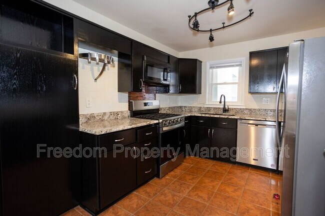 Building Photo - 5914 Ridge View Dr