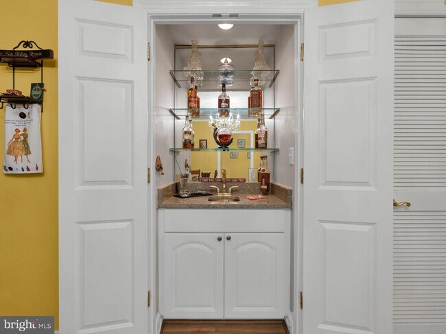 Building Photo - 1300 Crystal Dr