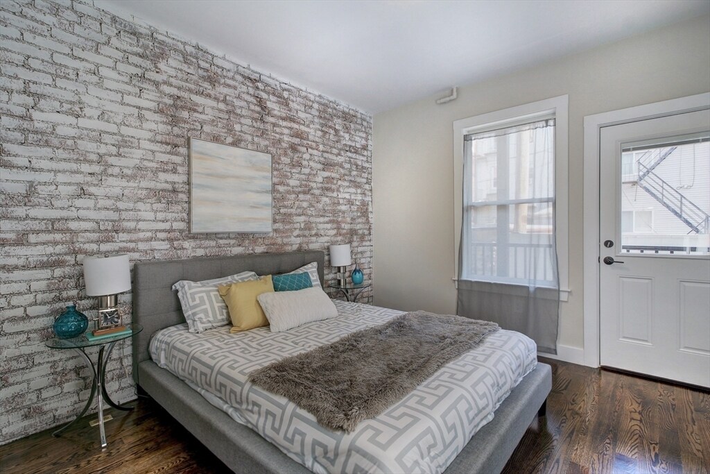 Building Photo - 50 Border St