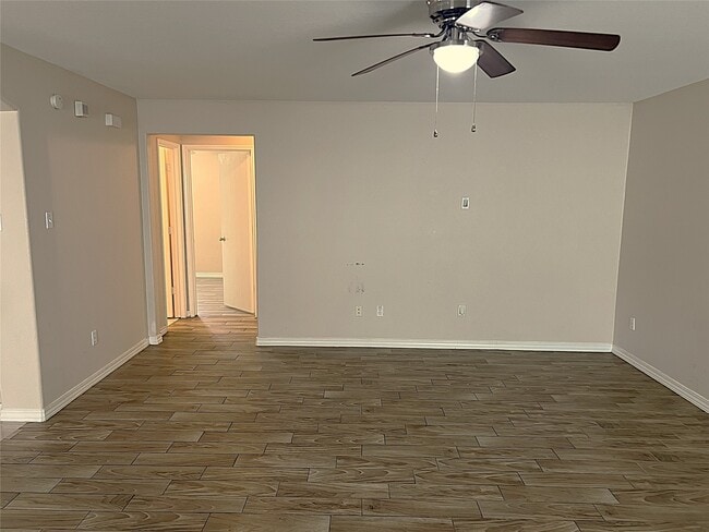 Building Photo - 2019 Pine Croft Dr