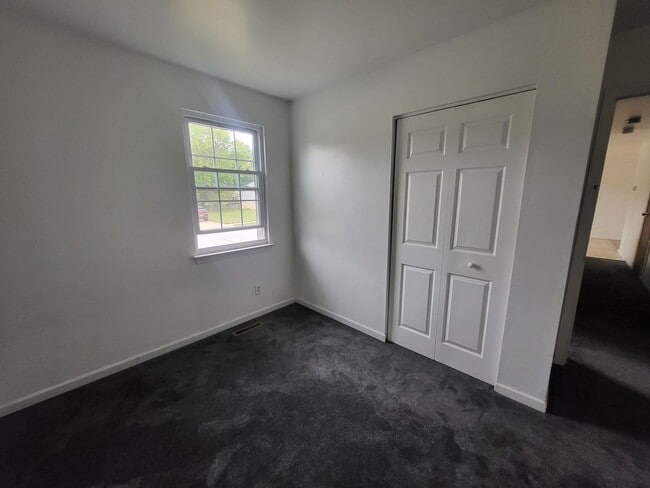 Building Photo - Spacious 3-Bedroom Rental Home in Newark