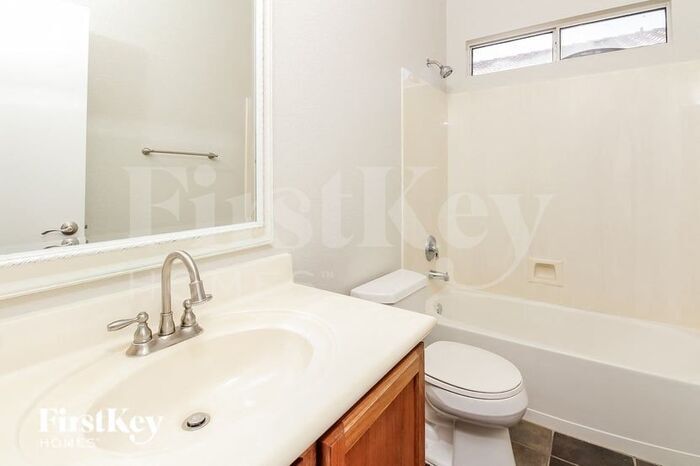 Building Photo - 9747 N Sandy Valley Dr