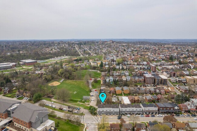 Building Photo - MOVE IN NOV 1ST! This BEAUTIFUL 1-bedroom ...