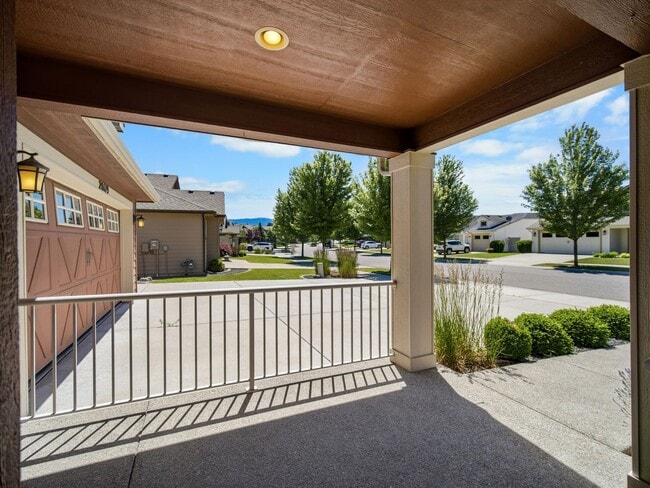 Building Photo - Spacious Unfurnished Home in Liberty Lake | Modern Living in a Prime Location