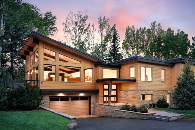 Primary Photo - 745 Castle Creek Dr