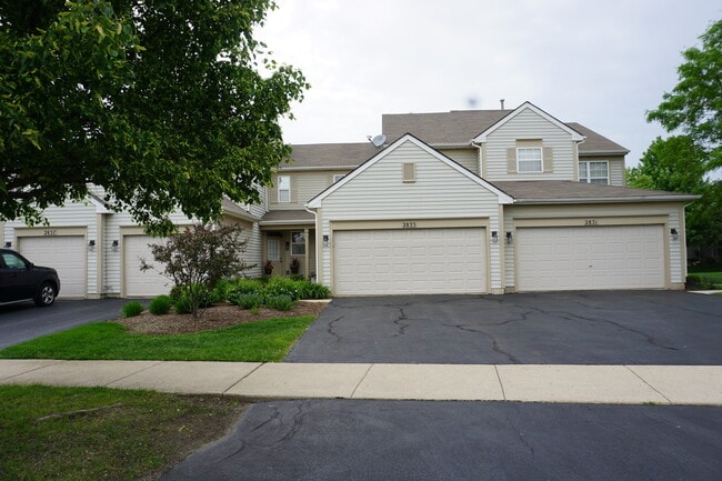 Building Photo - 2833 Vernal Ln
