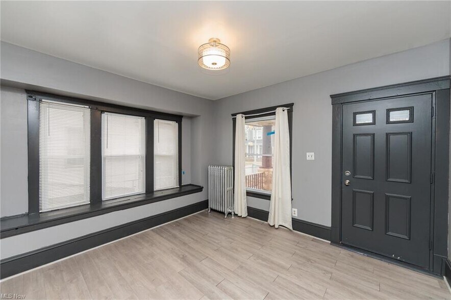 Building Photo - 1794 W 54th St