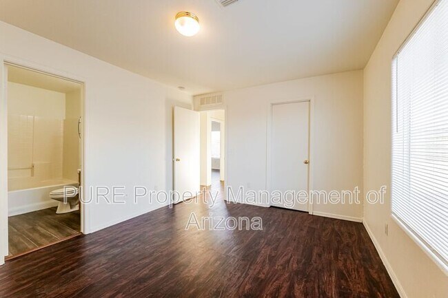 Building Photo - 11479 W Cabrillo Dr
