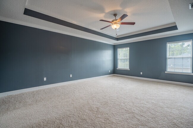 Building Photo - 717 Highgrove Ct